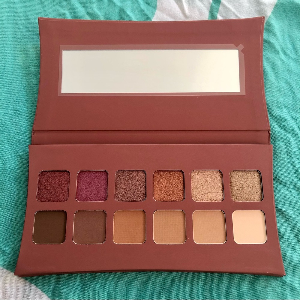 Illamasqua Unveiled Makeup Pallette
